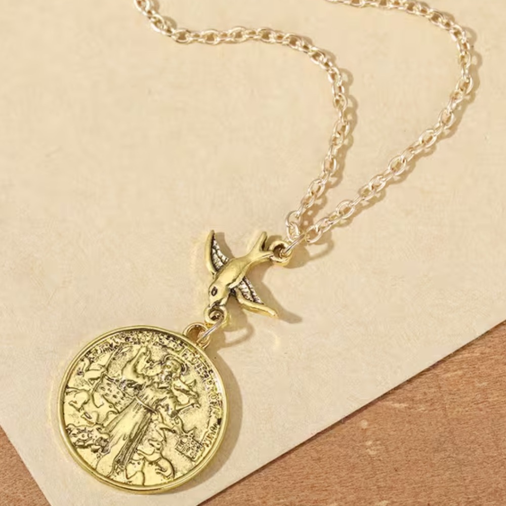 1 Left! NEW zinc alloy Gold Saint Francis of Assisi Pendant Necklace